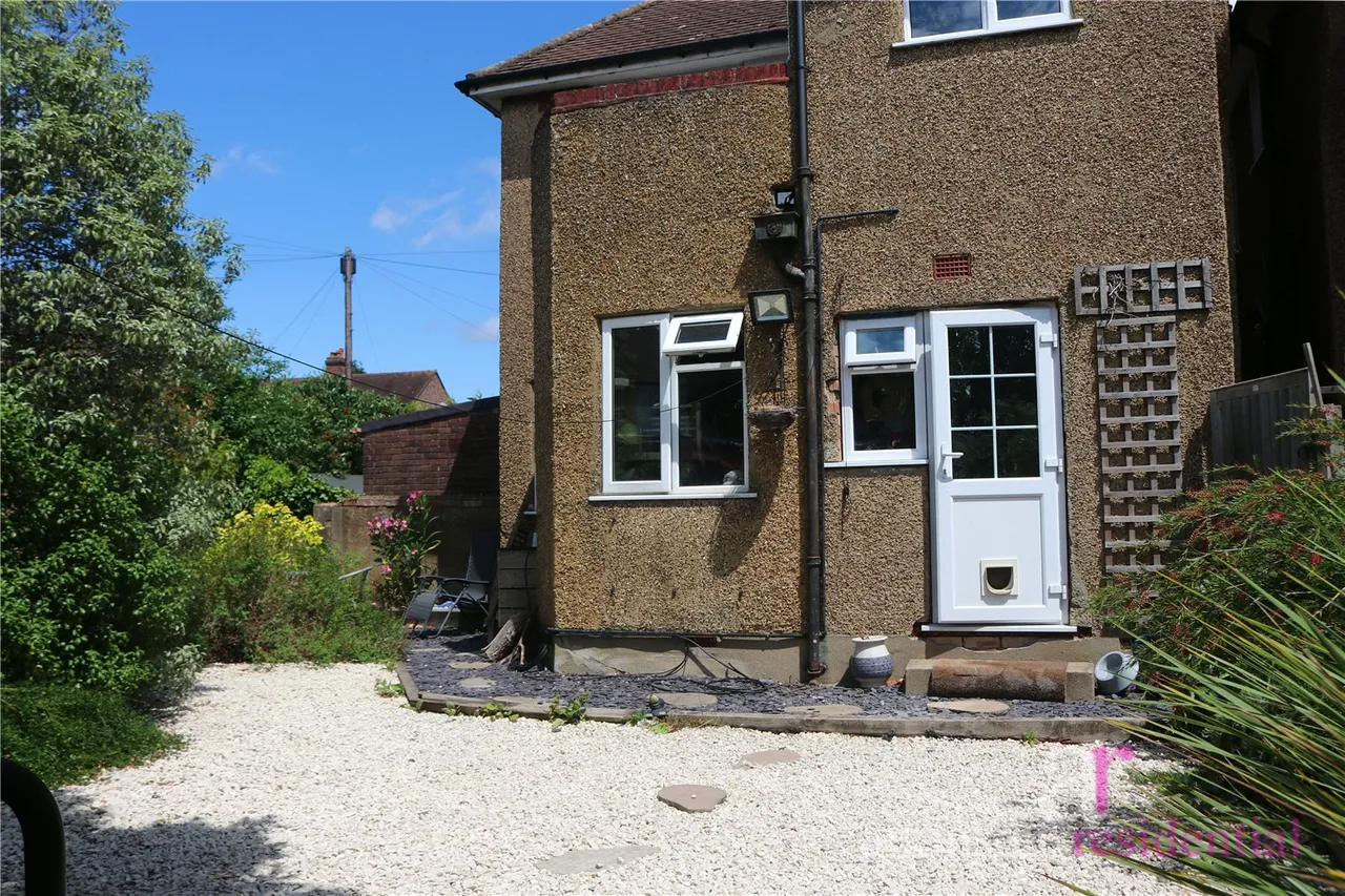 Russell Road, Enfield, Middlesex, EN1 4TW, photo 12