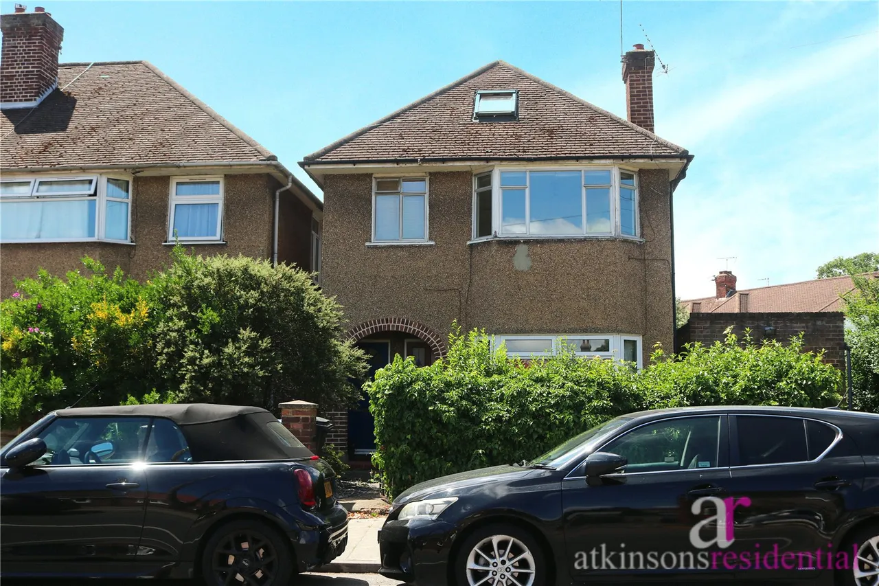 Russell Road, Enfield, Middlesex, EN1 4TW, photo 2