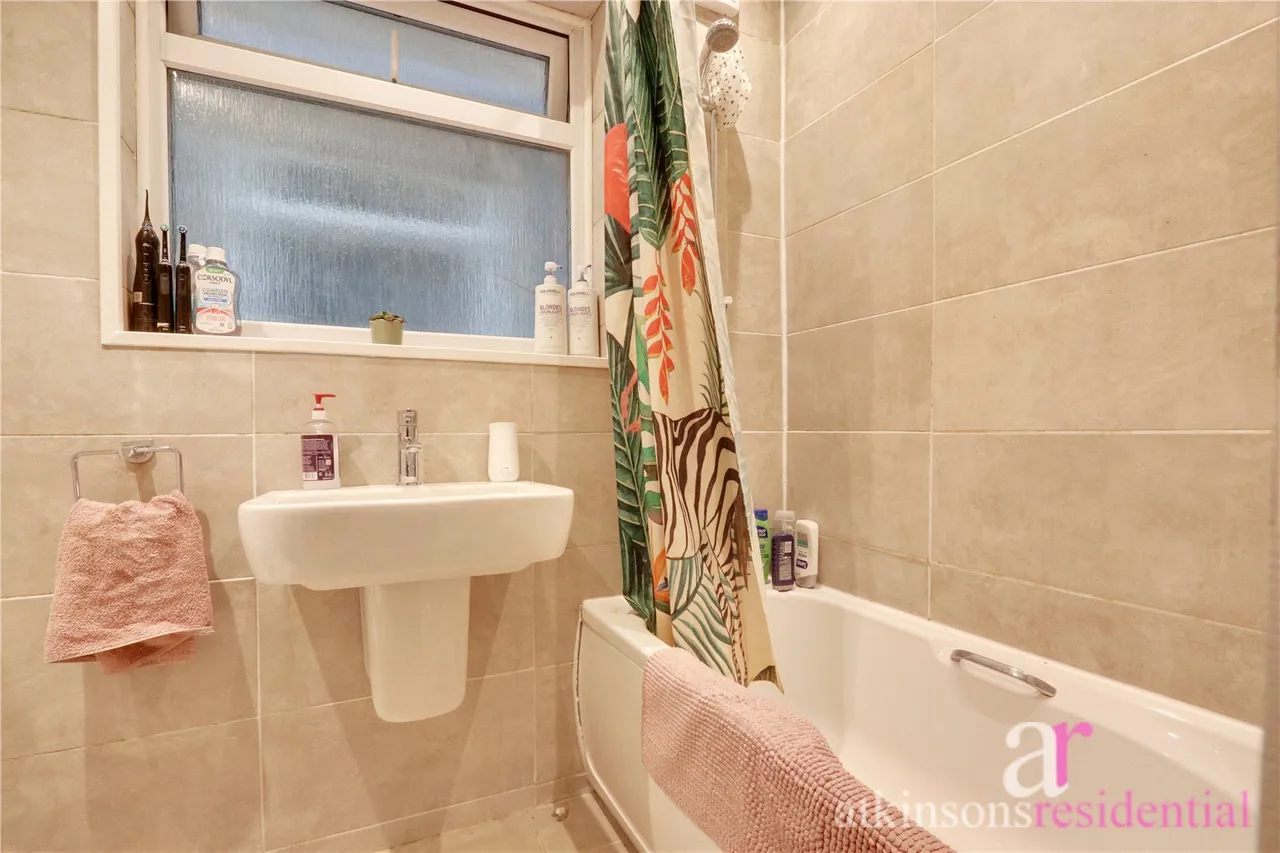 Russell Road, Enfield, Middlesex, EN1 4TW, photo 10