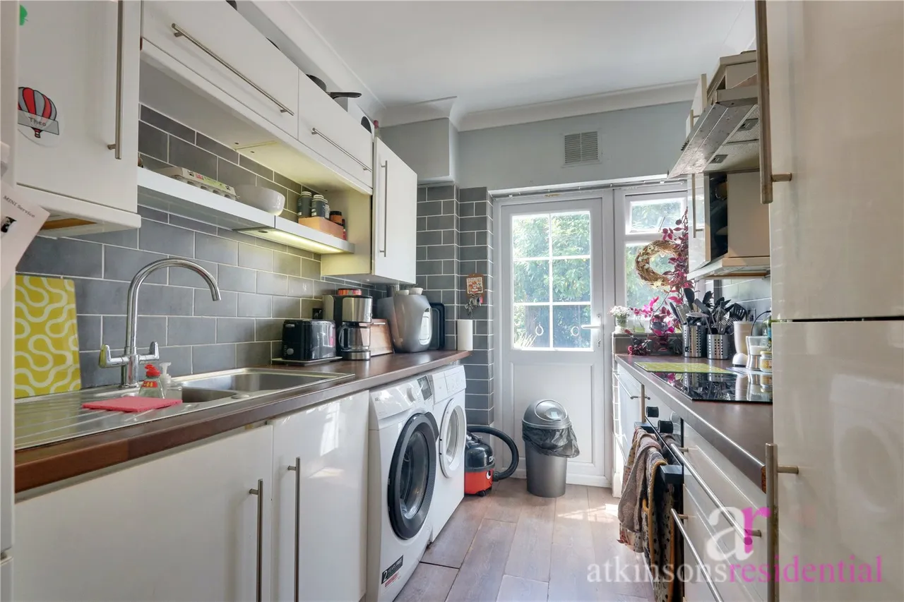 Russell Road, Enfield, Middlesex, EN1 4TW, photo 5