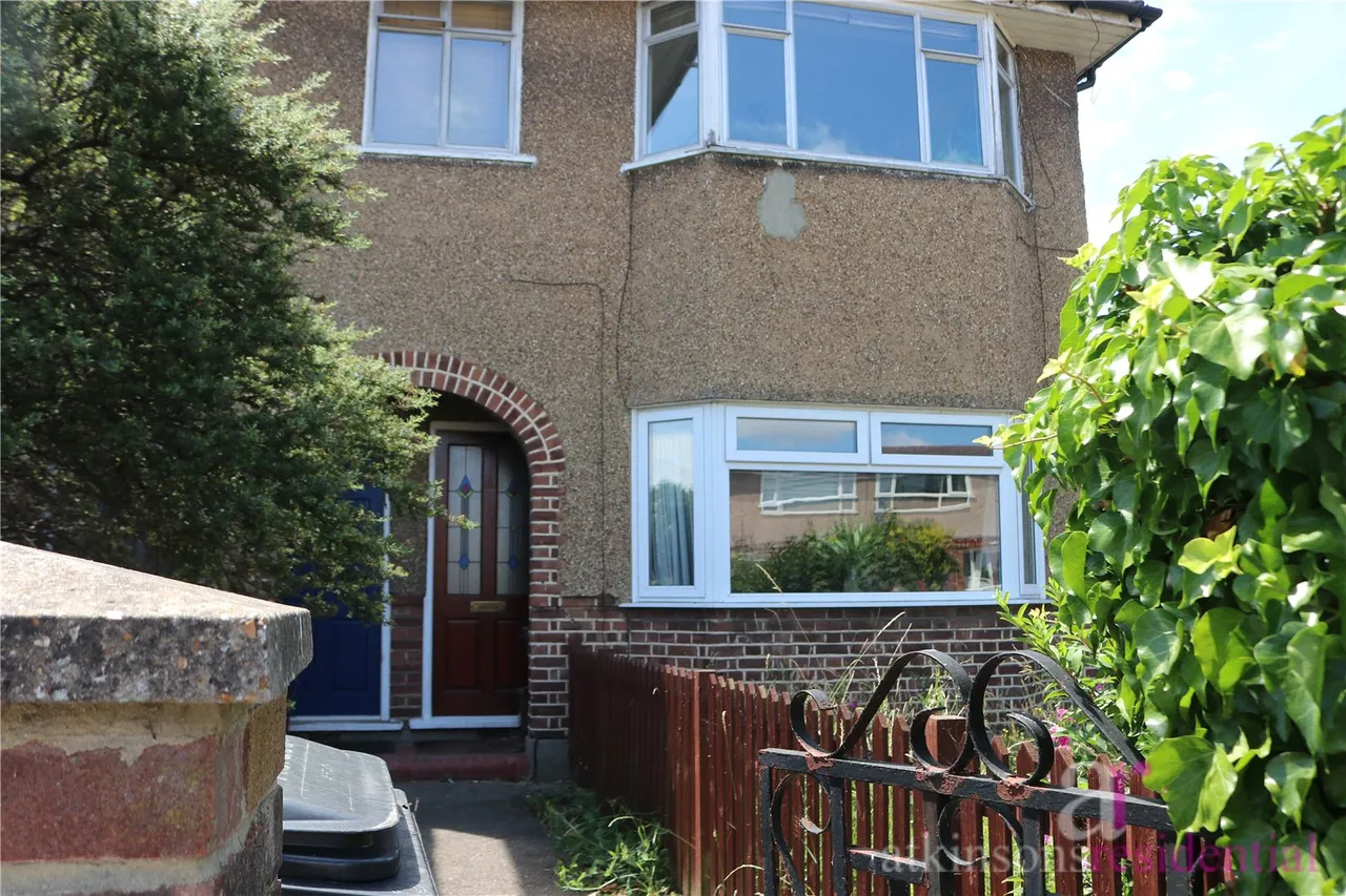Russell Road, Enfield, Middlesex, EN1 4TW, photo 13