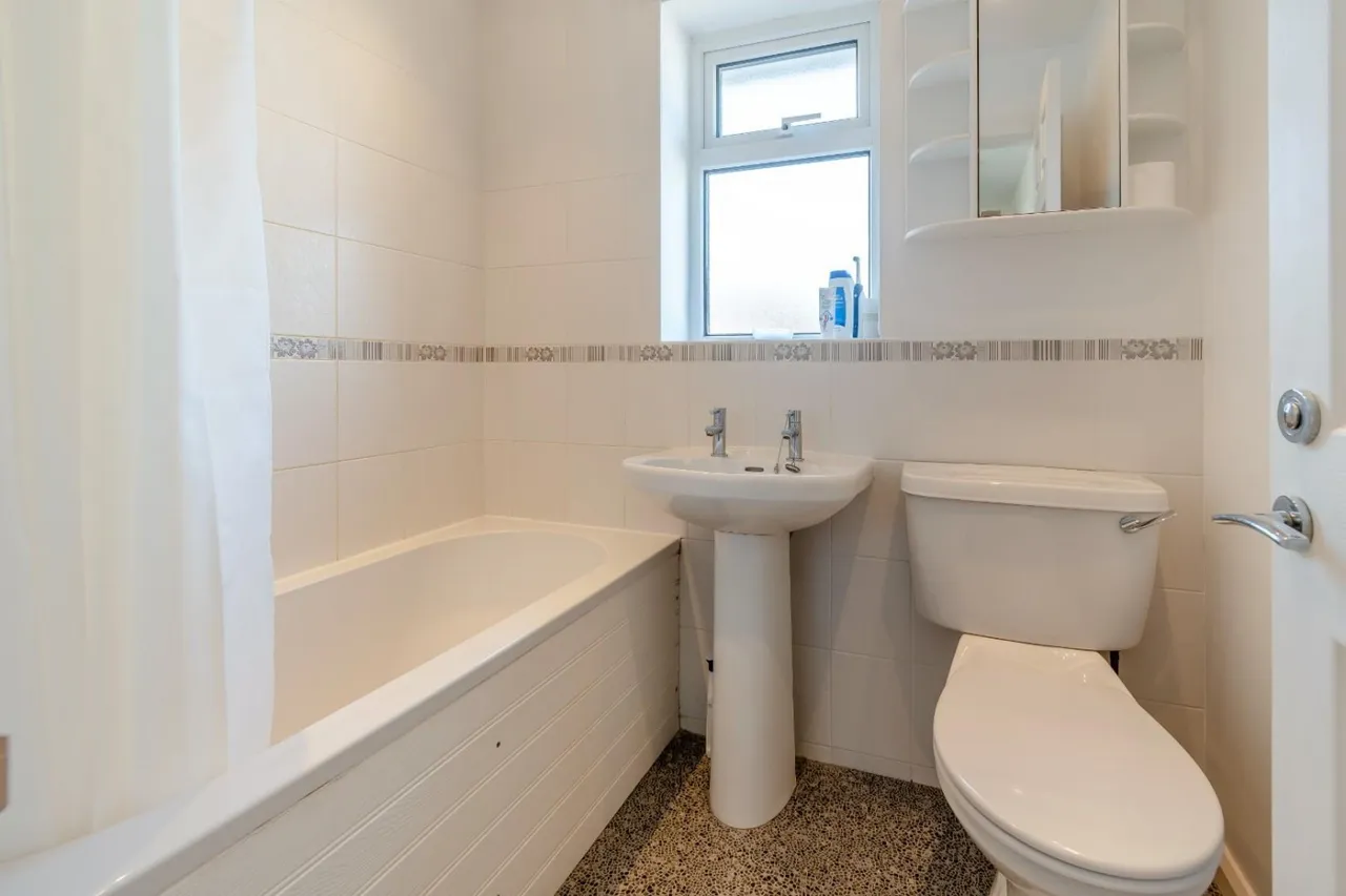 Greenfields Road, Harrogate, HG2, photo 9