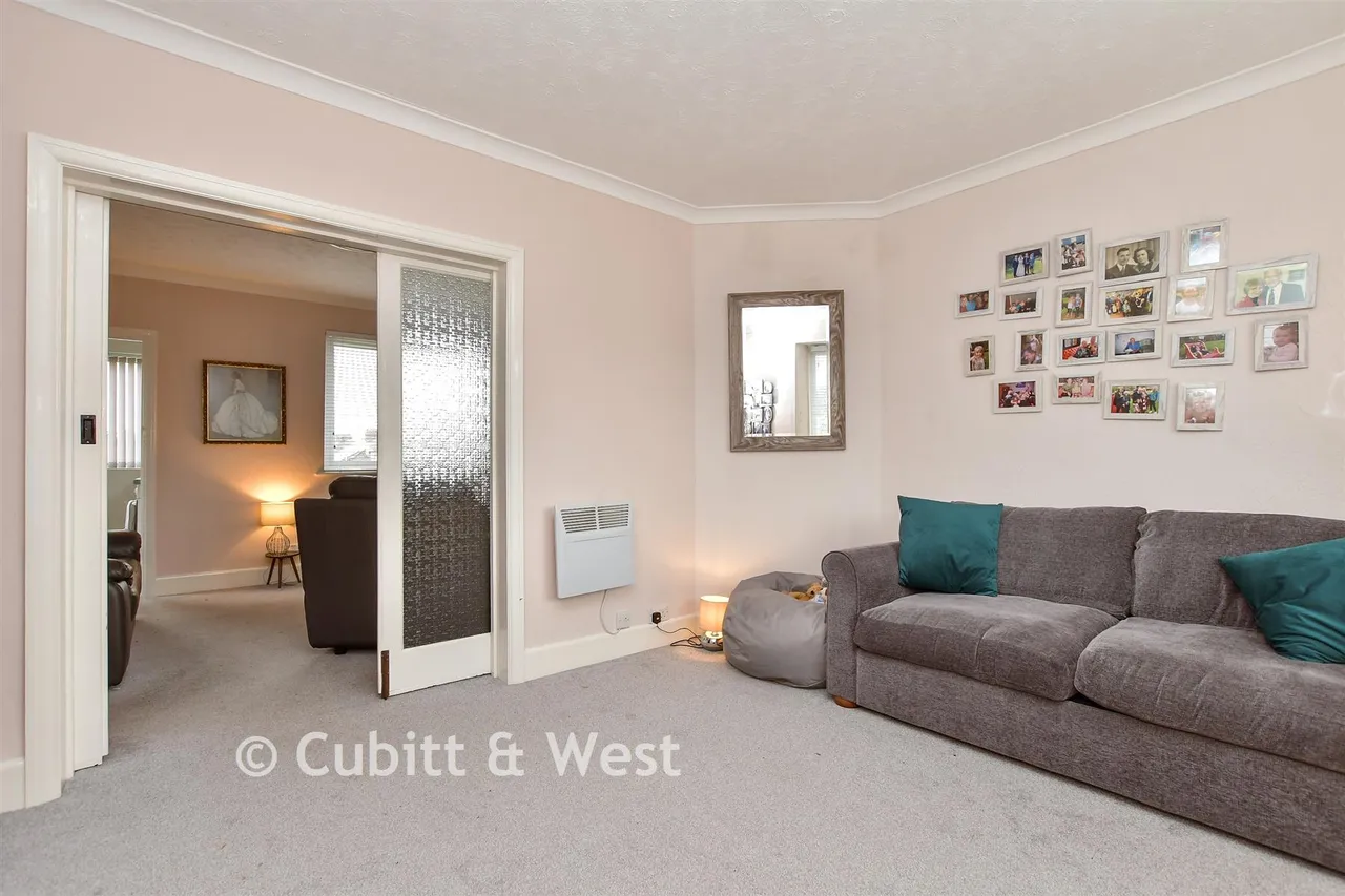 Centrecourt Road, Worthing, BN14, photo 5