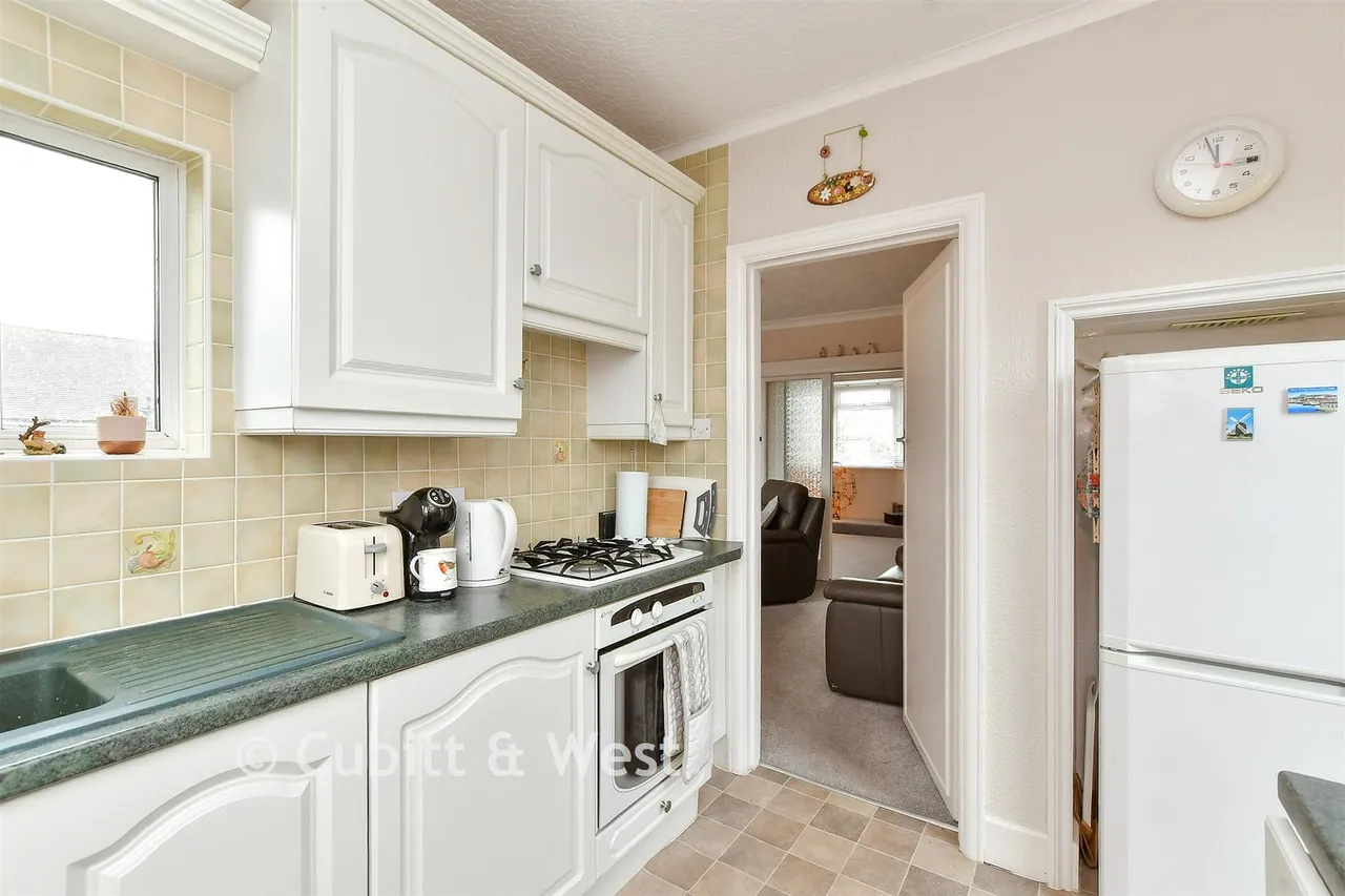 Centrecourt Road, Worthing, BN14, photo 7