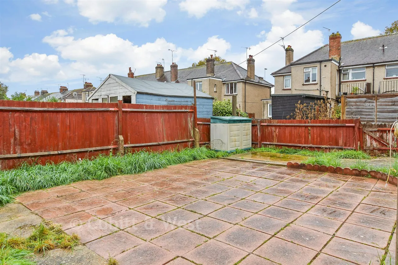 Centrecourt Road, Worthing, BN14, photo 12