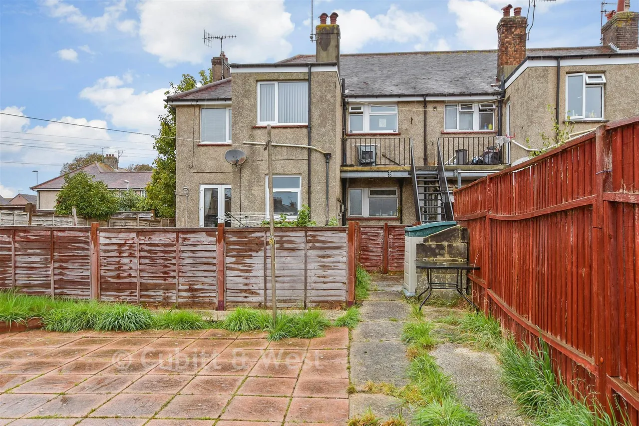 Centrecourt Road, Worthing, BN14, photo 13