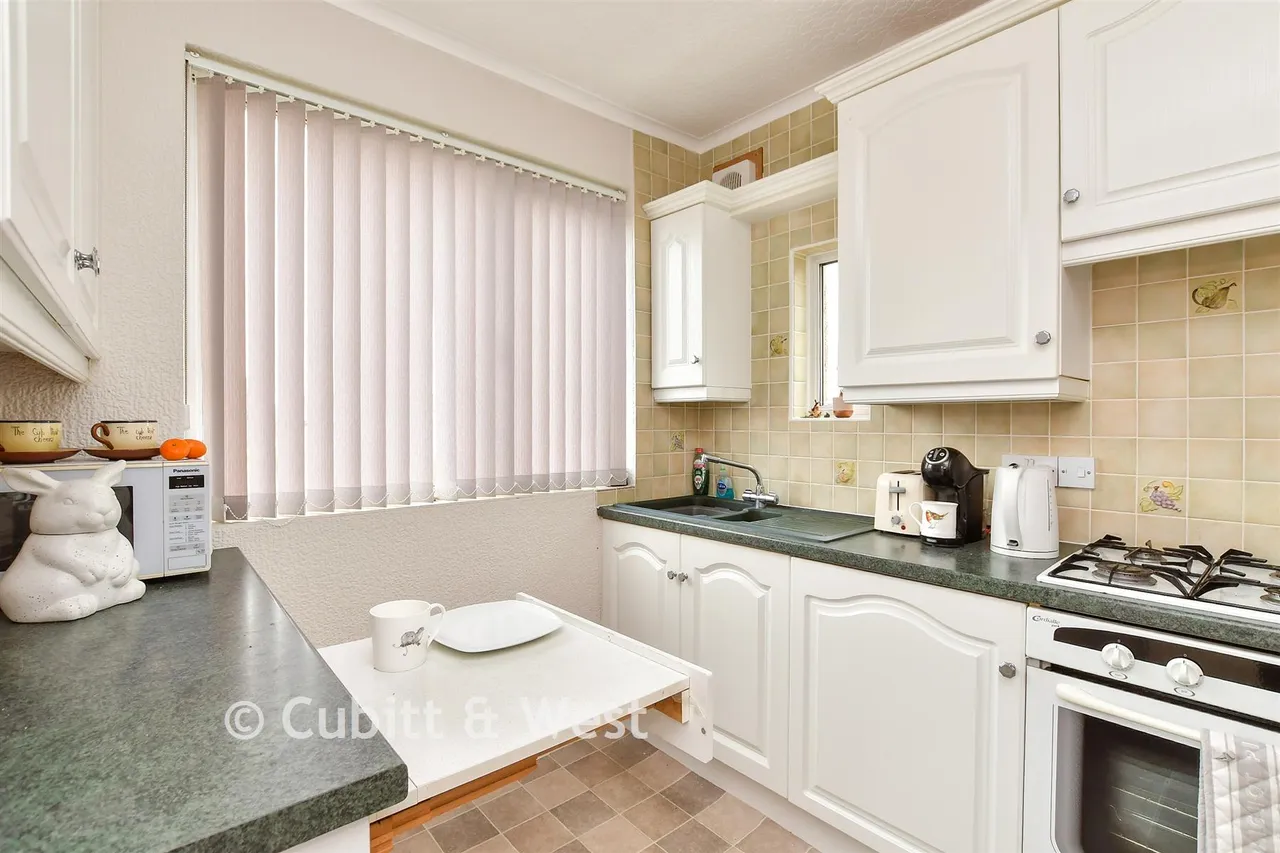 Centrecourt Road, Worthing, BN14, photo 8
