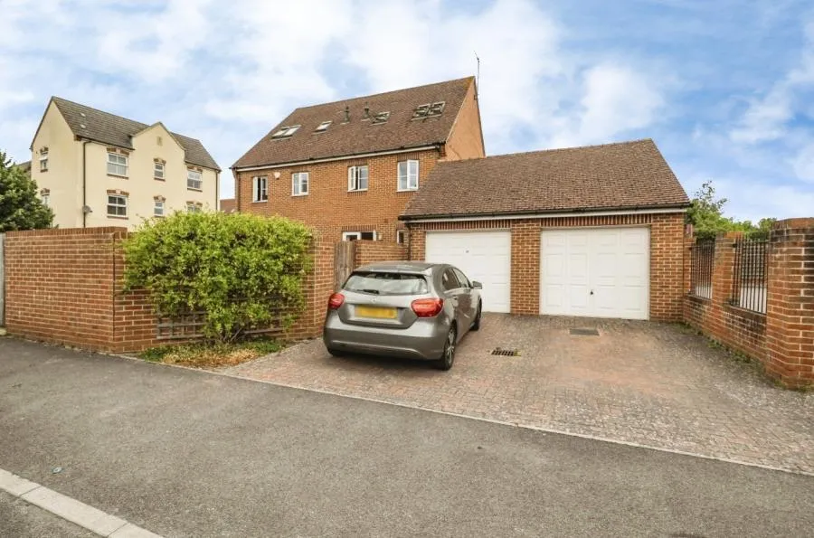 Merlin Way, Bracknell, RG12, photo 11