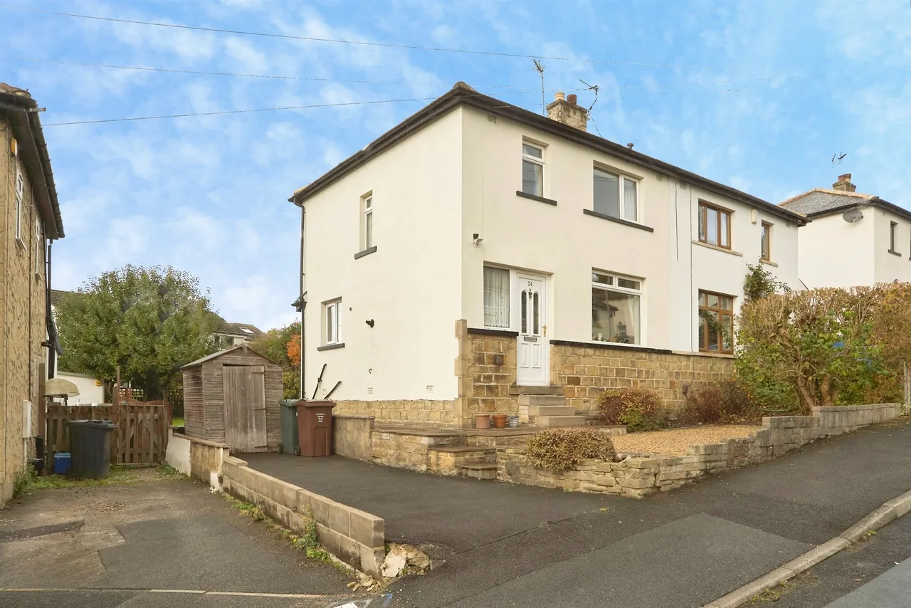 3 bed house for sale, South Hill Drive, Gilstead, BD16