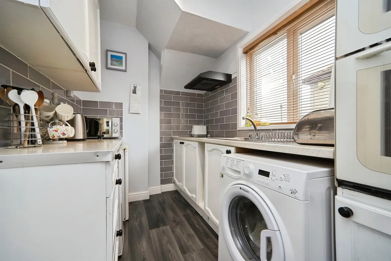 South Hill Drive, Gilstead, BD16, photo 11
