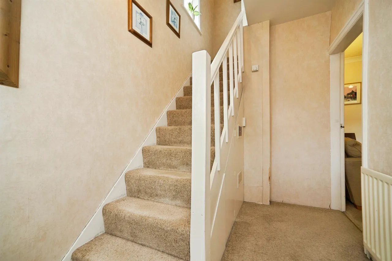 South Hill Drive, Gilstead, BD16, photo 12