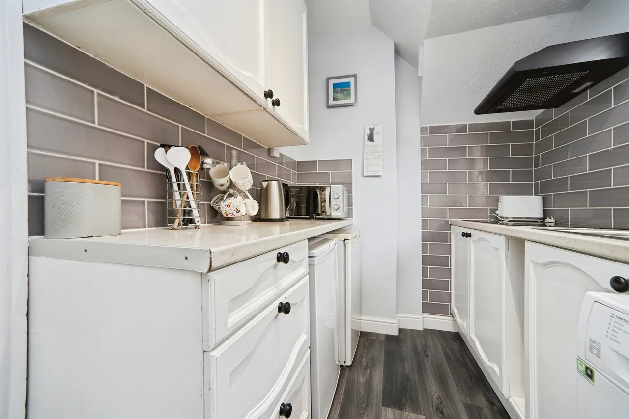 South Hill Drive, Gilstead, BD16, photo 10