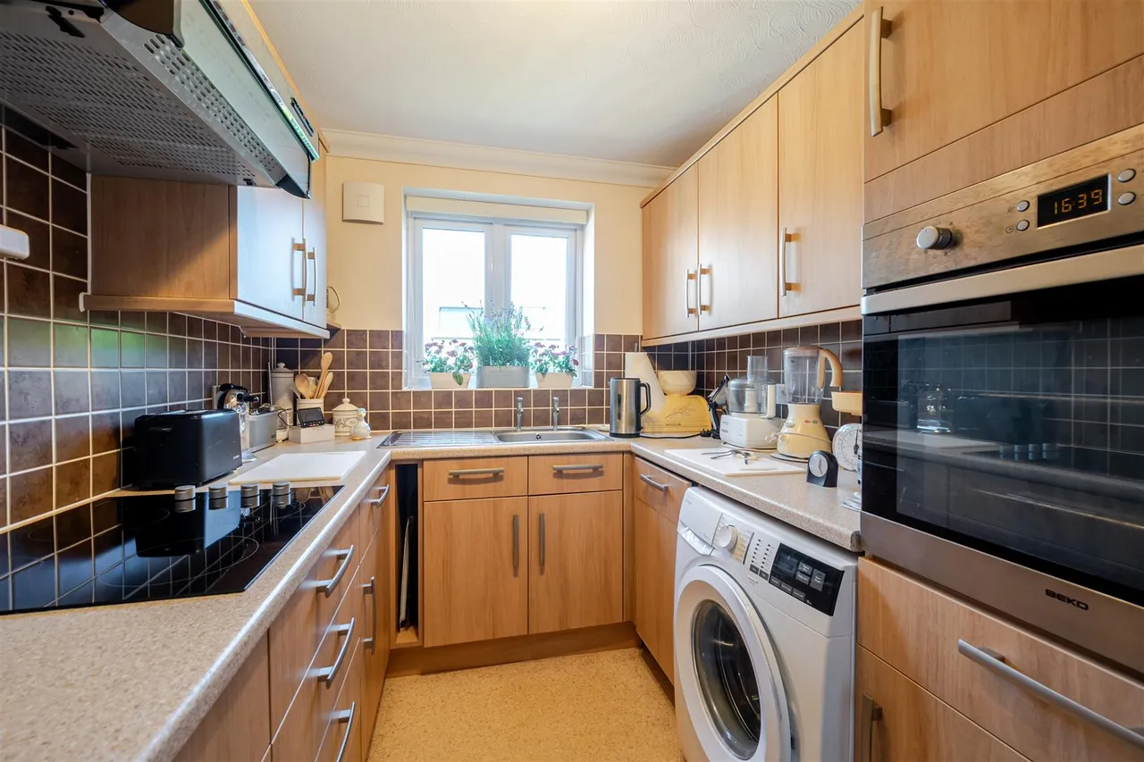 Poole Road, Bournemouth, BH2, photo 5