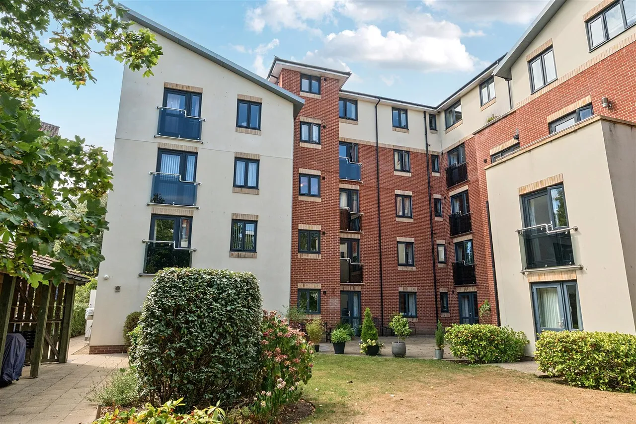 Poole Road, Bournemouth, BH2, photo 15