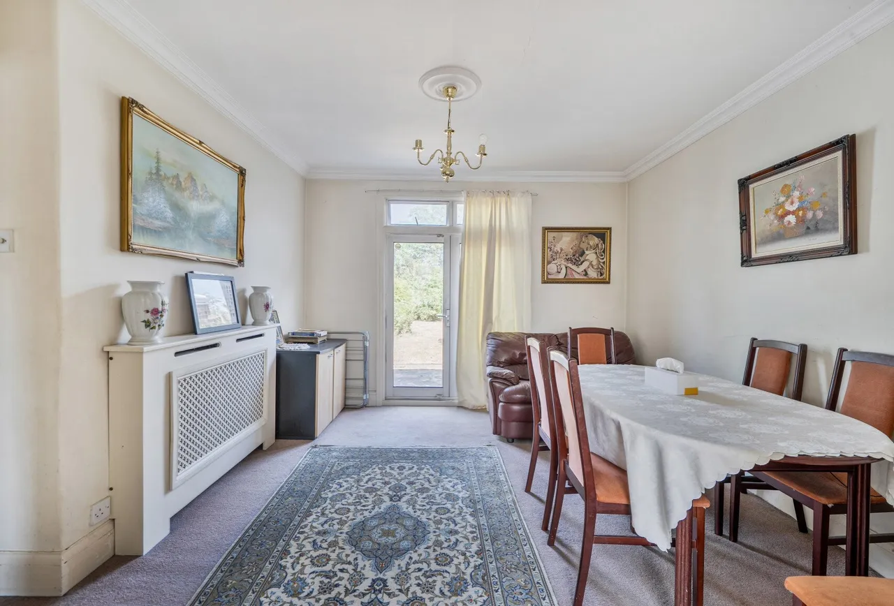 Lavender Avenue, Worcester Park, KT4 8RR, photo 5