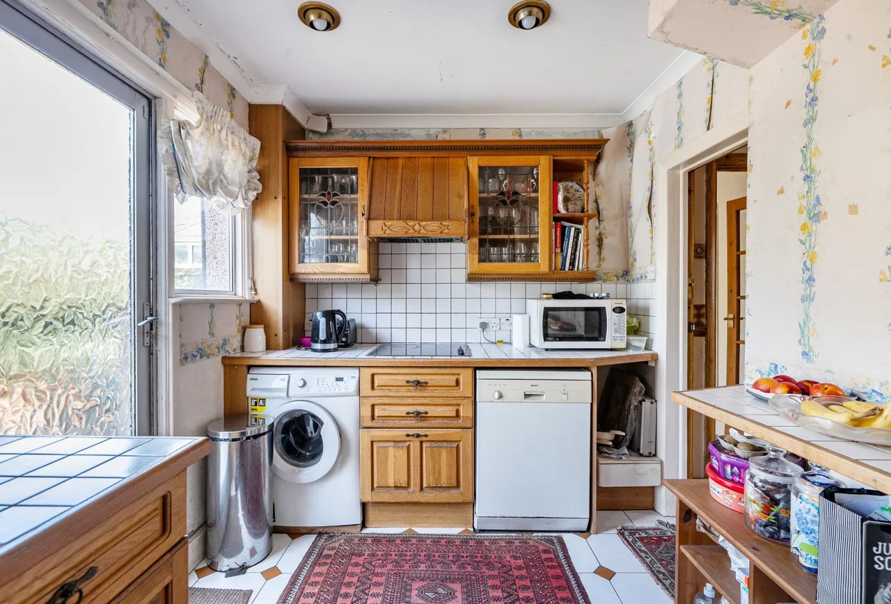 Lavender Avenue, Worcester Park, KT4 8RR, photo 6