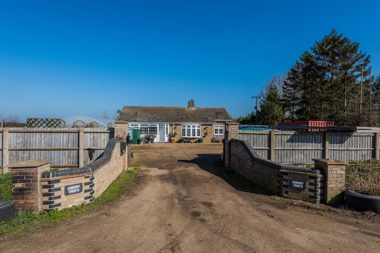 3 bed house for sale, Cherrytrees, Willingham, CB24