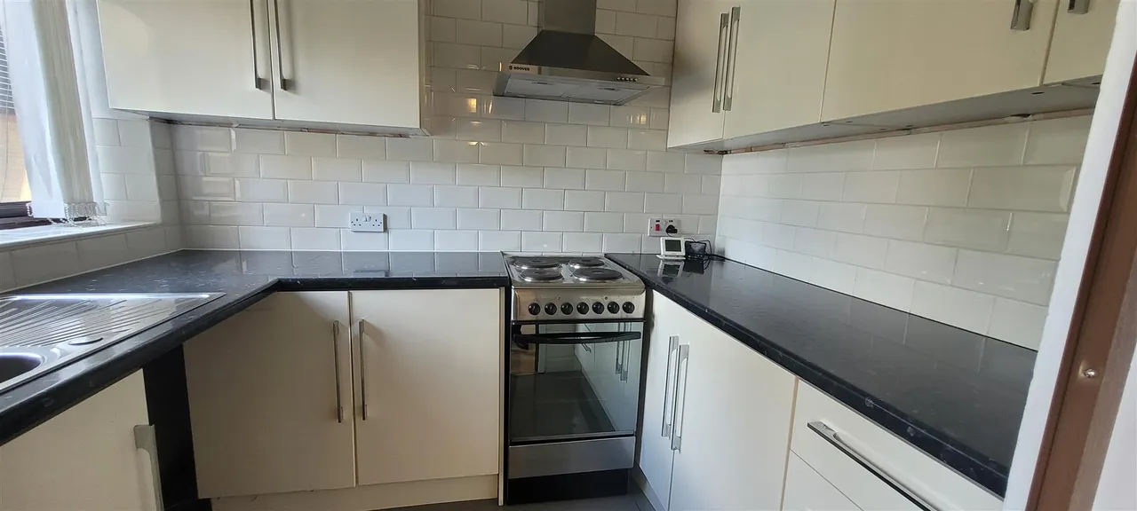 Greenford Avenue, Hanwell, photo 4