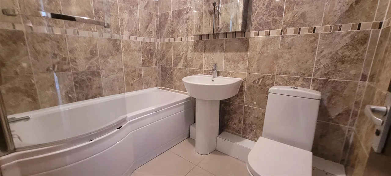Greenford Avenue, Hanwell, photo 6