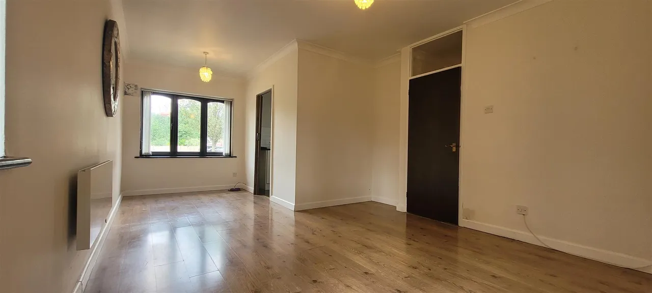 Greenford Avenue, Hanwell, photo 2