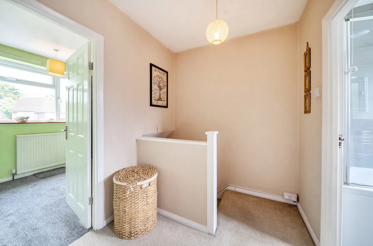 Cheyne Way, Farnborough, Hampshire, GU14 8RX, photo 11