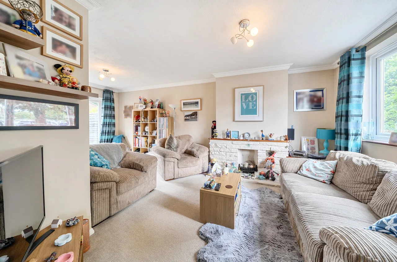 Cheyne Way, Farnborough, Hampshire, GU14 8RX, photo 4