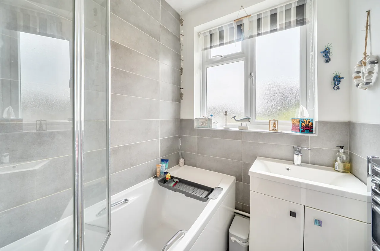 Cheyne Way, Farnborough, Hampshire, GU14 8RX, photo 17