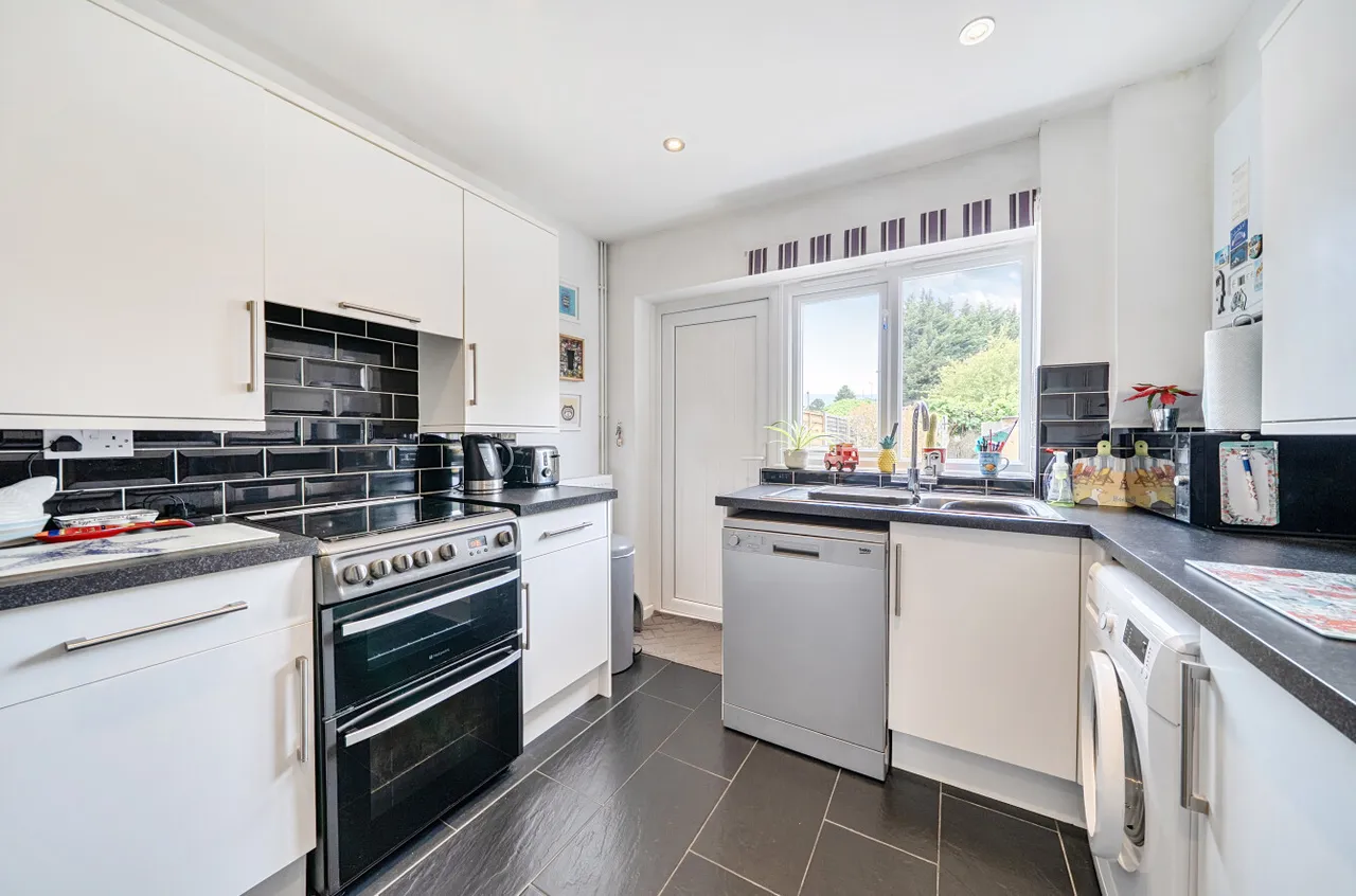 Cheyne Way, Farnborough, Hampshire, GU14 8RX, photo 6
