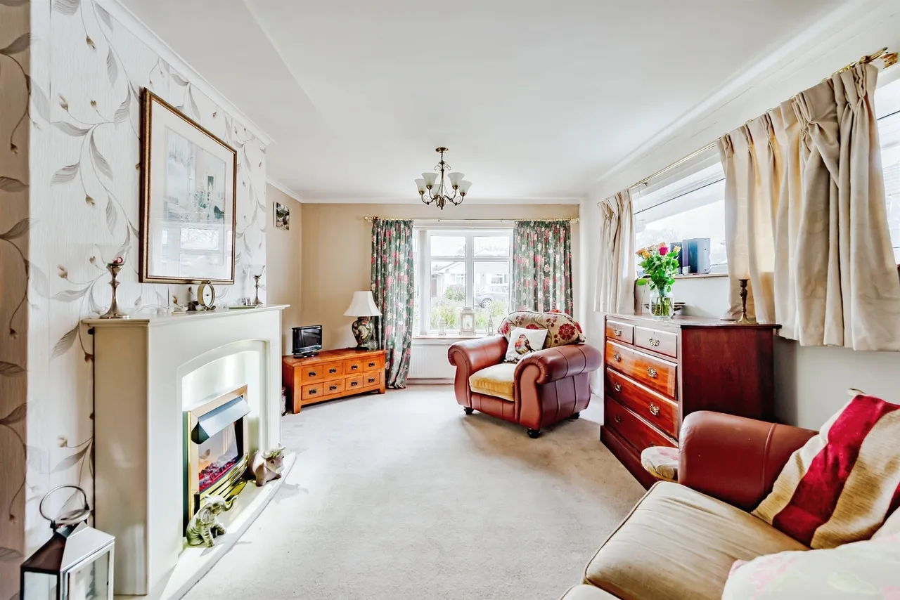 Hazelwood Close, Crawley Down, Crawley, photo 6
