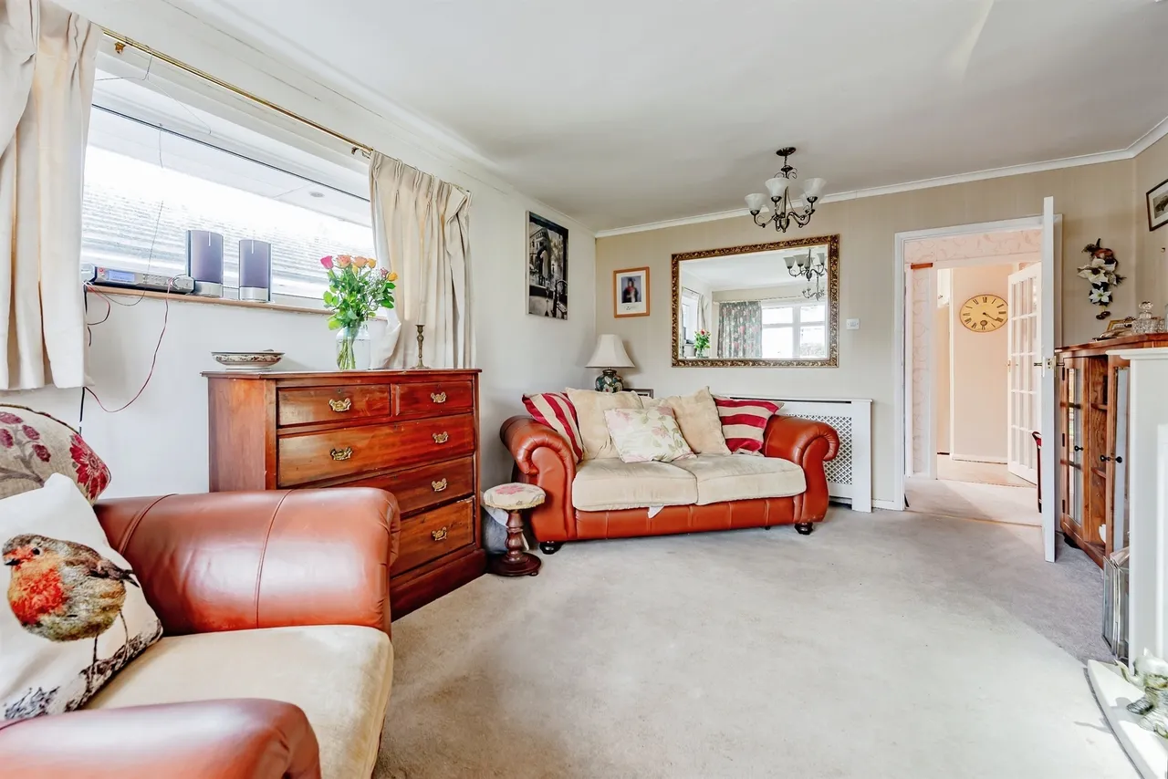 Hazelwood Close, Crawley Down, Crawley, photo 4