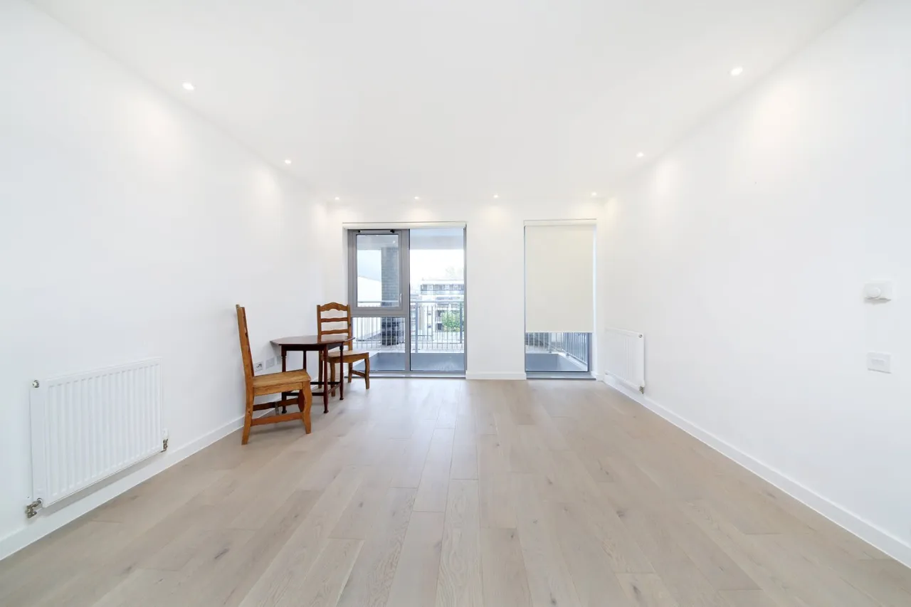 1 bed flat for sale, Chatfield Road, London, SW11