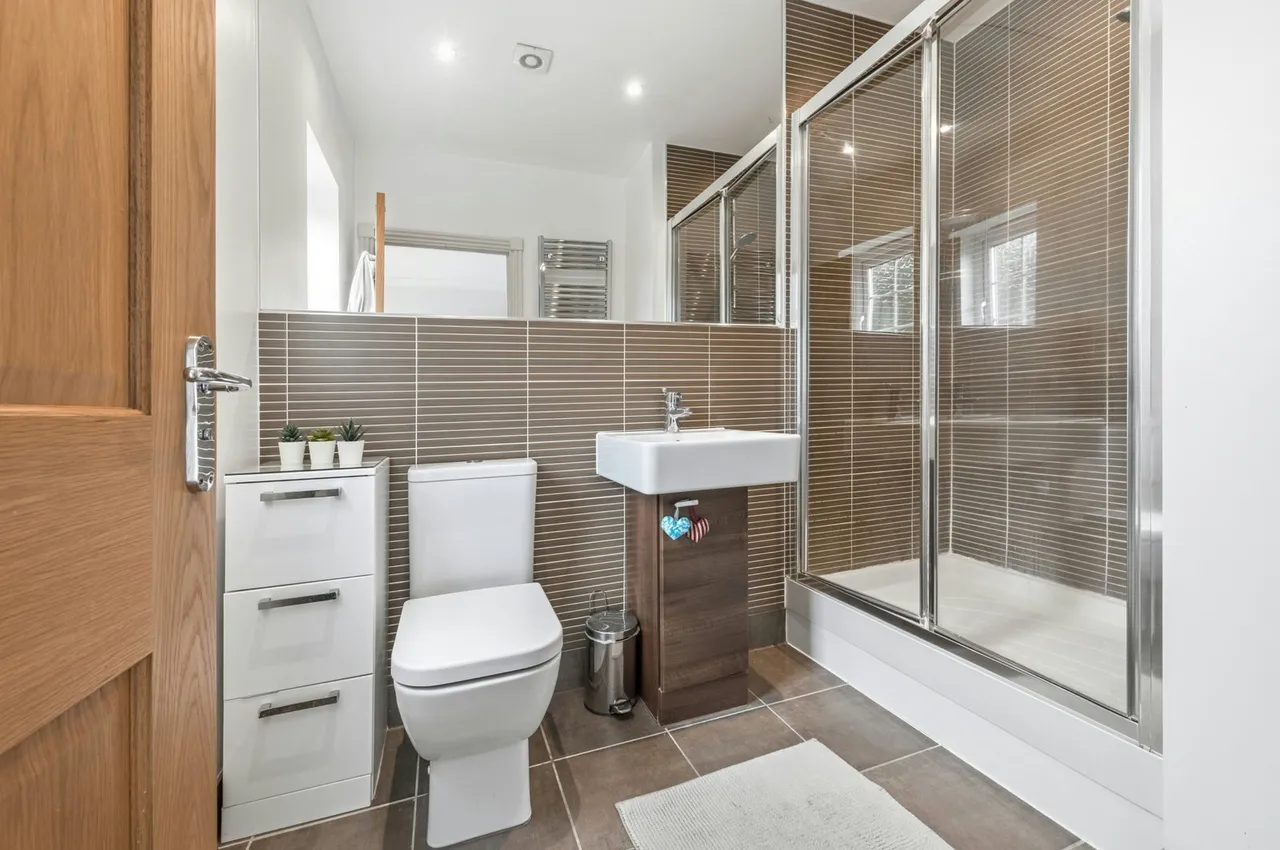 Lime Drive, Leeds, LS14 6GR, photo 8