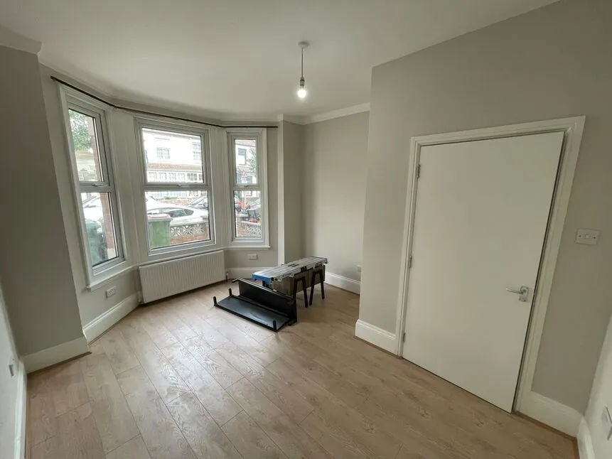 Meanley Road, London, E12, photo 4