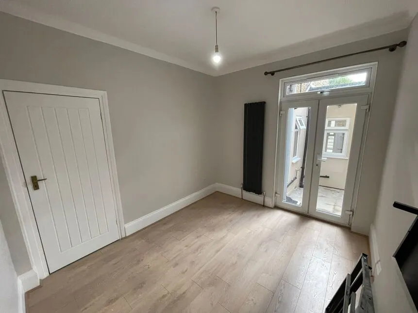 Meanley Road, London, E12, photo 5