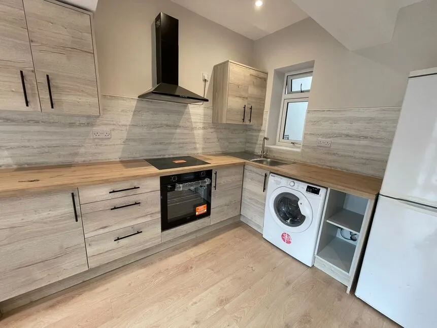 Meanley Road, London, E12, photo 2