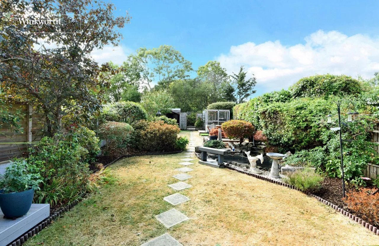 Walsingham Gardens, Stoneleigh, KT19, photo 18