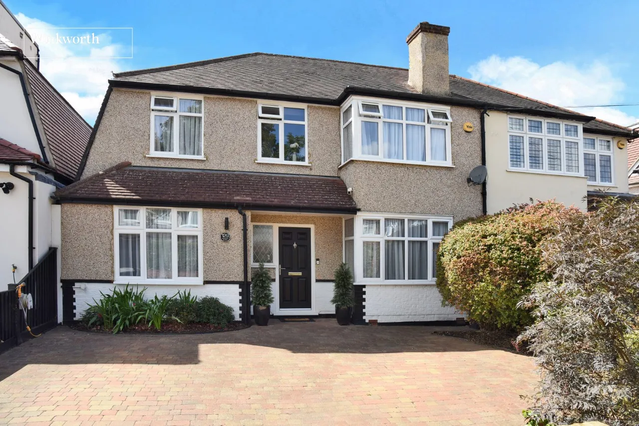 5 bed house for sale, Walsingham Gardens, Stoneleigh, KT19