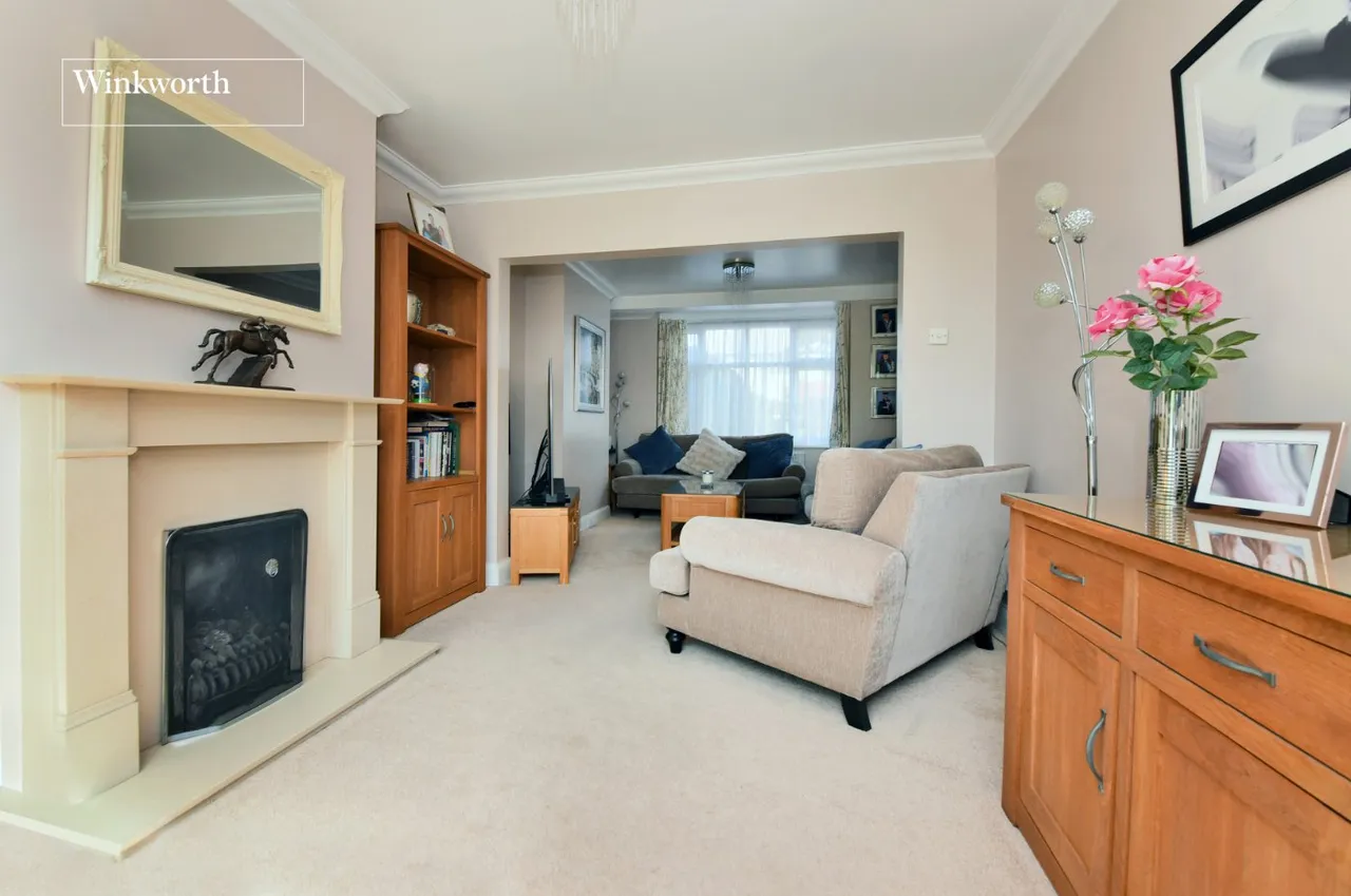 Walsingham Gardens, Stoneleigh, KT19, photo 11
