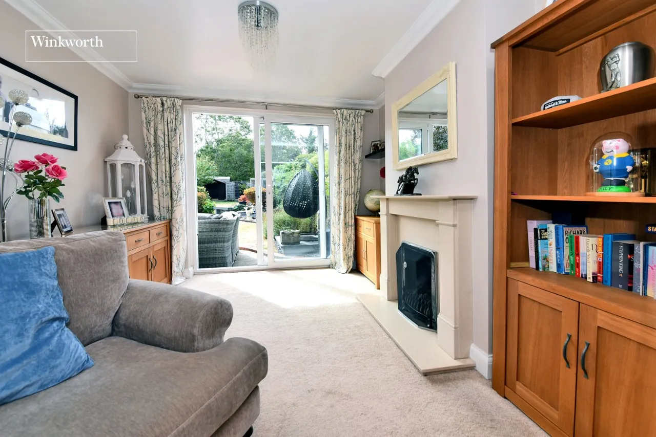 Walsingham Gardens, Stoneleigh, KT19, photo 4