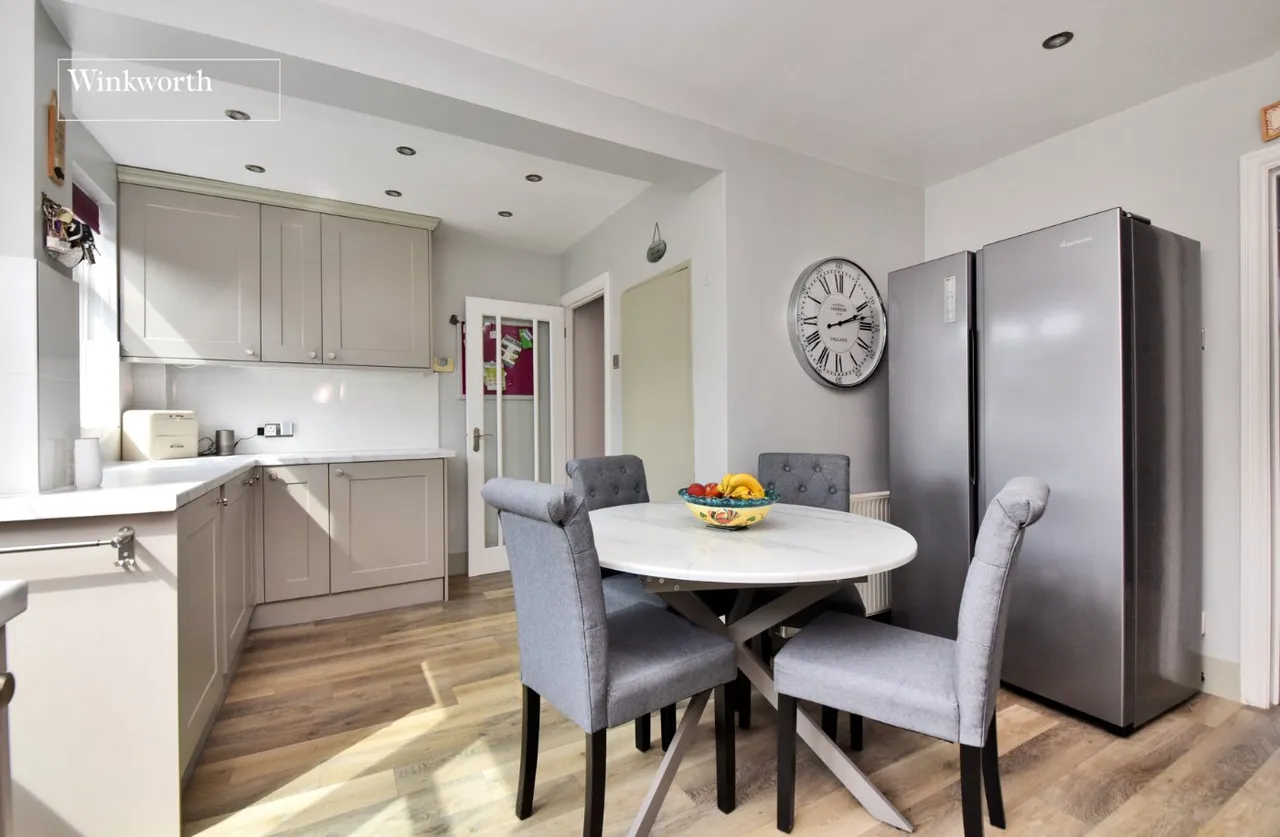 Walsingham Gardens, Stoneleigh, KT19, photo 14
