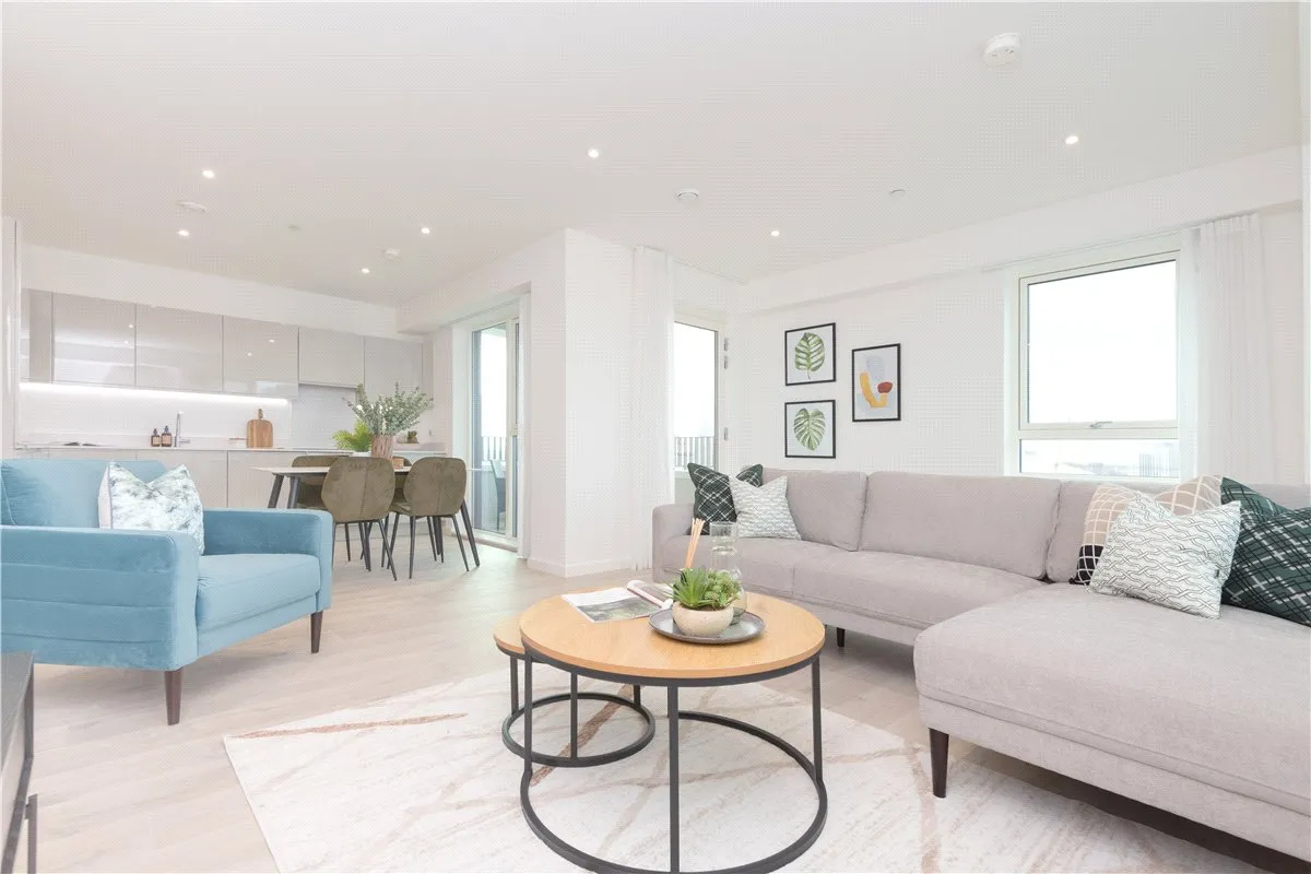 3 bed flat to rent, Heartwell Avenue, London, E16