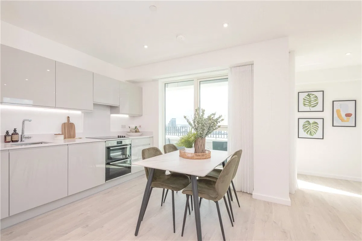 Heartwell Avenue, London, E16, photo 6