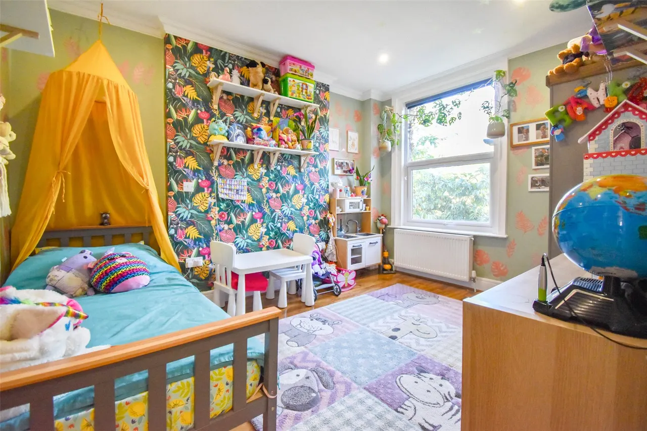 Cargate Avenue, Aldershot, Hampshire, GU11 3EW, photo 7