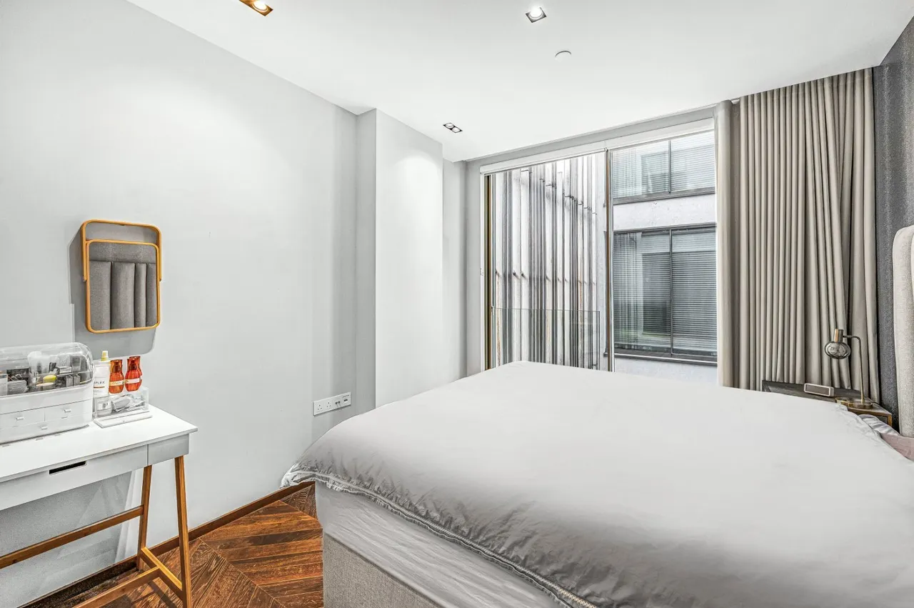Great Newport Street, London, WC2H, photo 16