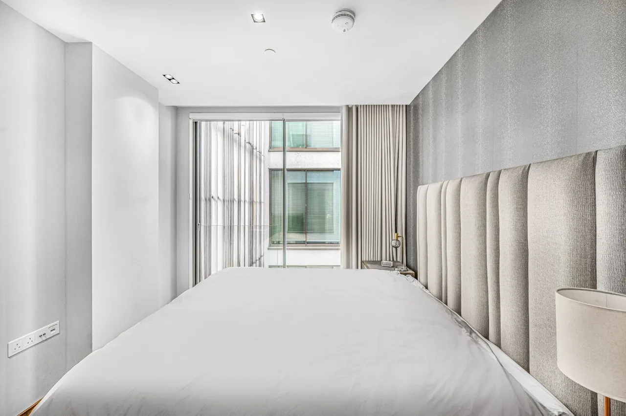 Great Newport Street, London, WC2H, photo 9