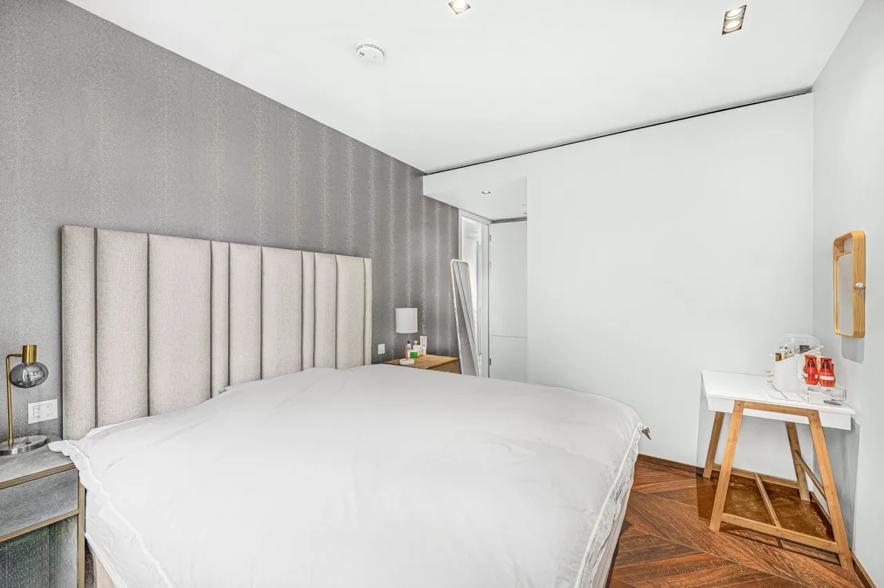Great Newport Street, London, WC2H, photo 18