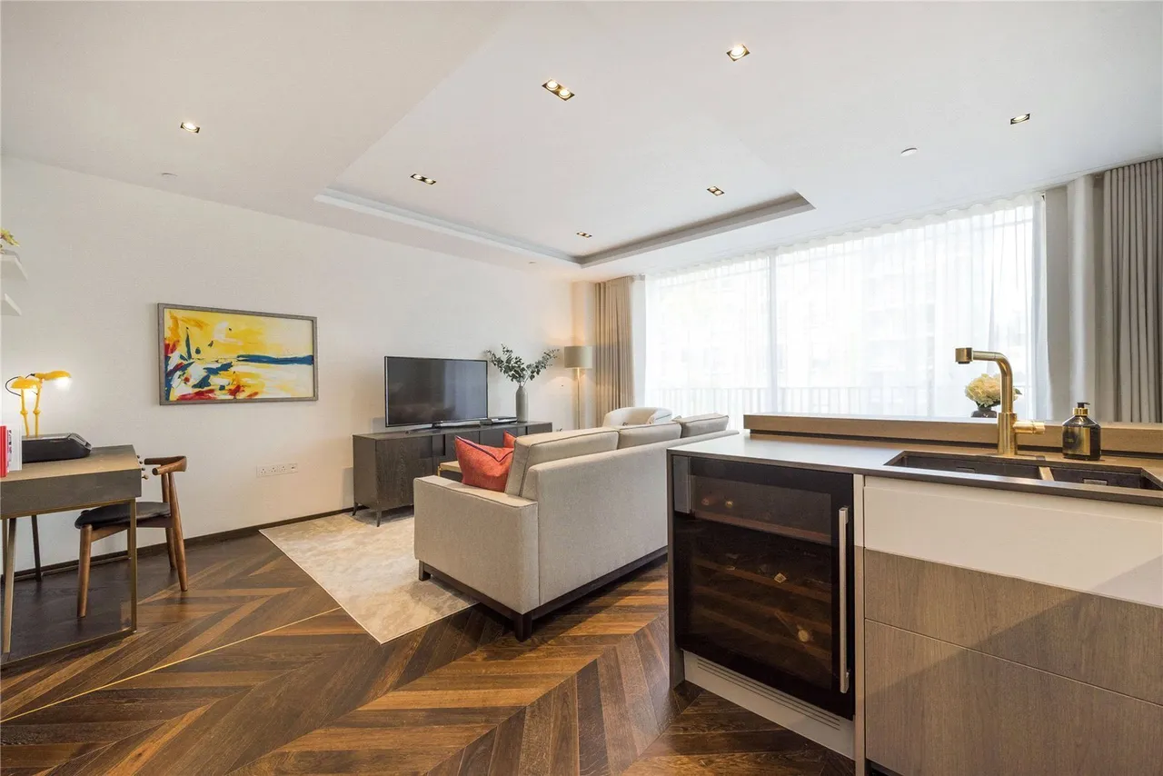 Great Newport Street, London, WC2H, photo 10