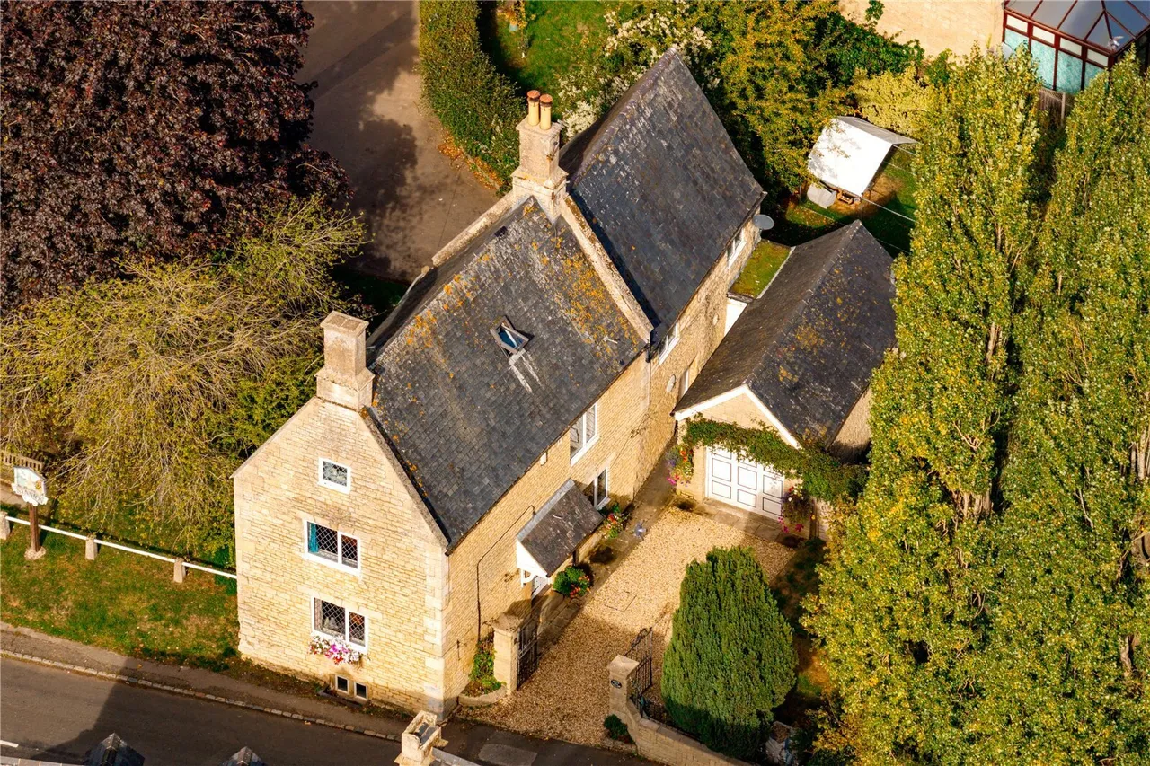 4 bed land for sale, Brigstock Road, Stanion, NN14