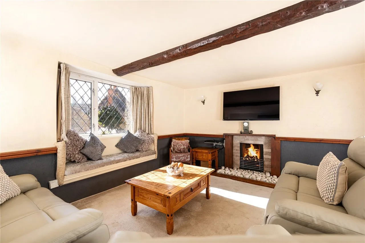 Brigstock Road, Stanion, NN14, photo 2