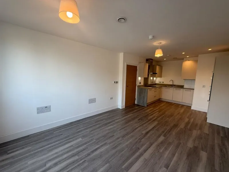 565 London Road, Isleworth, photo 3